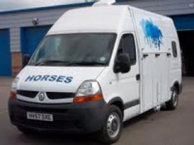 For sale: ATTRACTIVE RENAULT MASTER HORSE BOX  3.5 TON